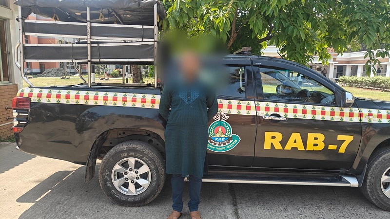 সাবেক এমপির বাসায় গুলি, গ্রেপ্তার ১